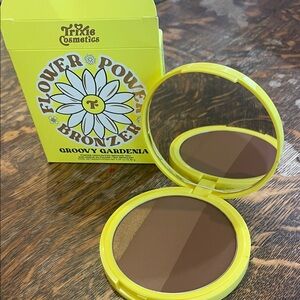 Trixie Cosmetics Flower Power Bronzer in Groovy Gardenia